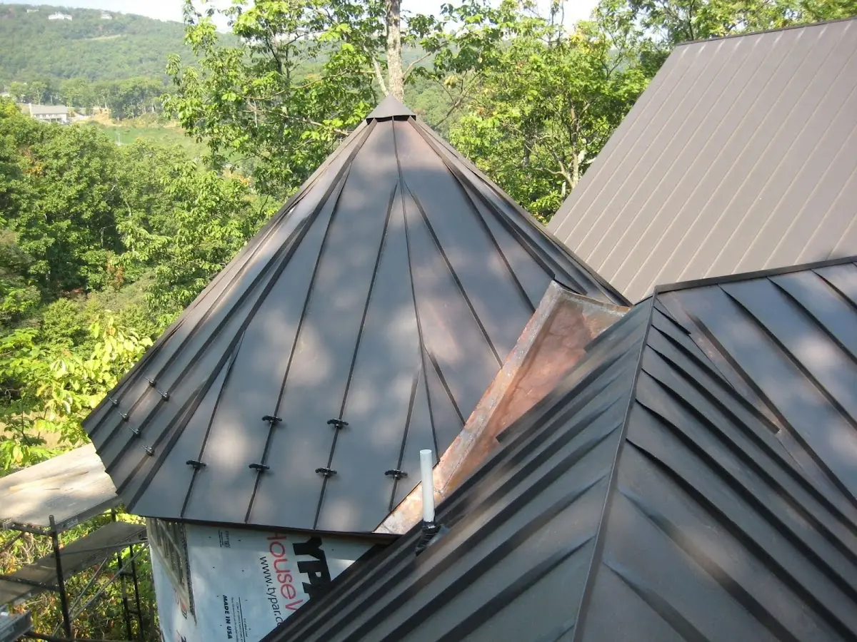 Professional Gutter Cleaning by Craftsman Roofing in Horns Mill